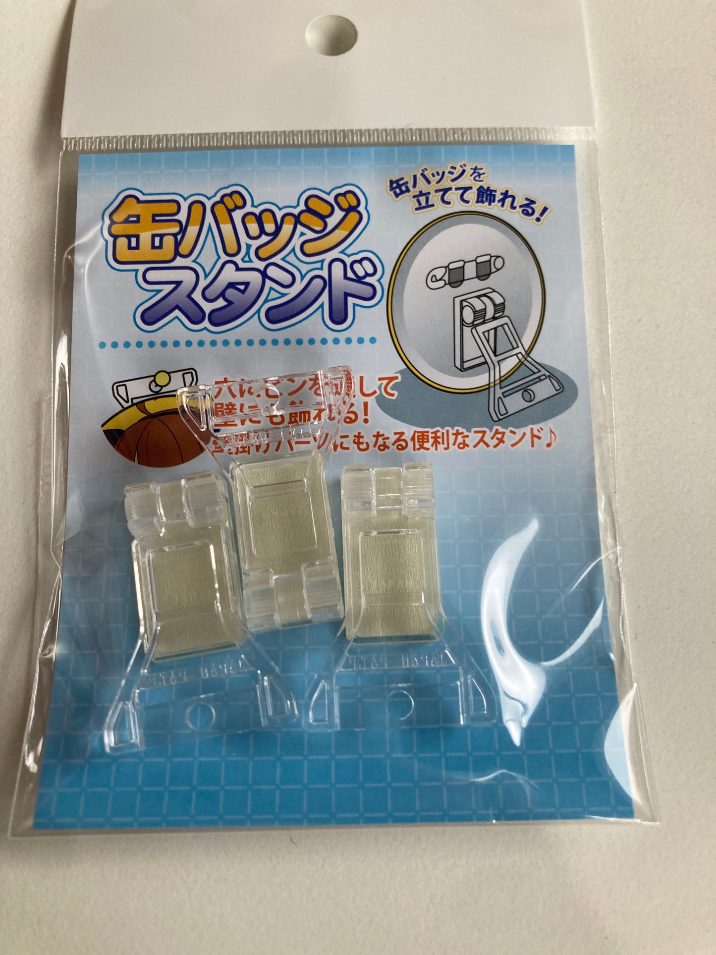 缶バッジスタンド (IKE)