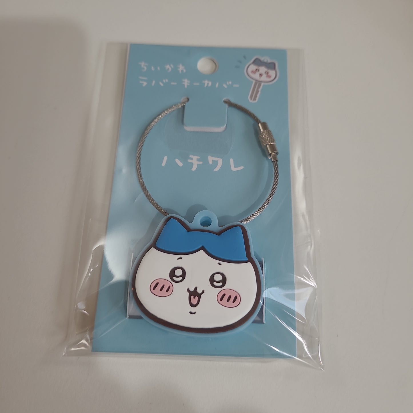ラバーキーカバー　ハチワレ pop up