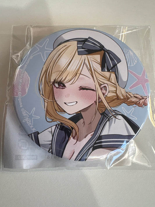 その着せ替え人形は恋をする 千種みのりイラスト 喜多川海夢 セーラー水着ver. 3WAY缶バッジ (池袋)