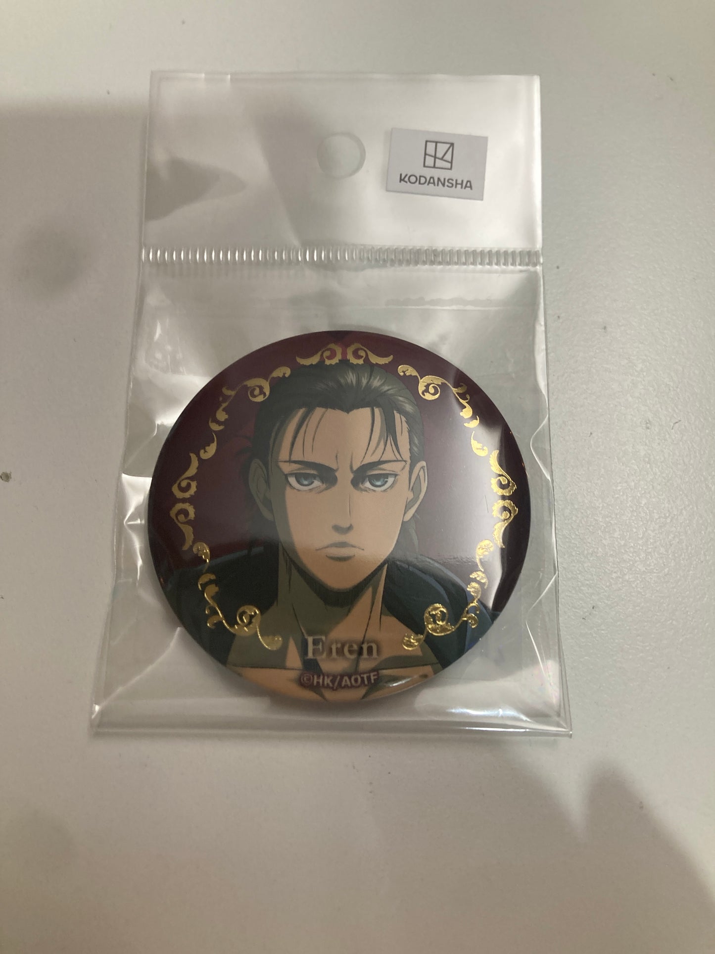 進撃の巨人 箔押し缶バッジ 01 エレン・イェーガー (池袋)