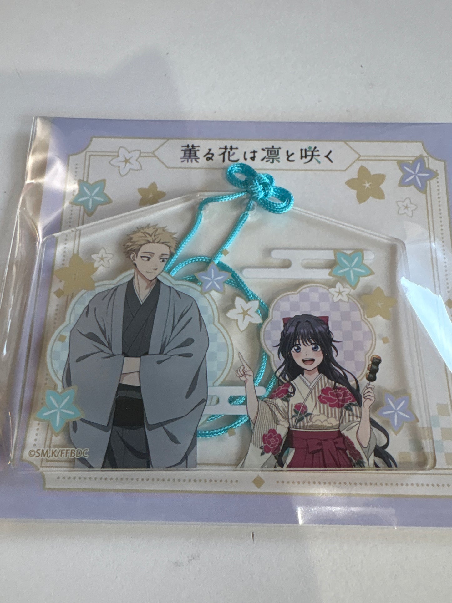 『薫る花は凛と咲く』 アクリル絵馬風チャーム (池袋)