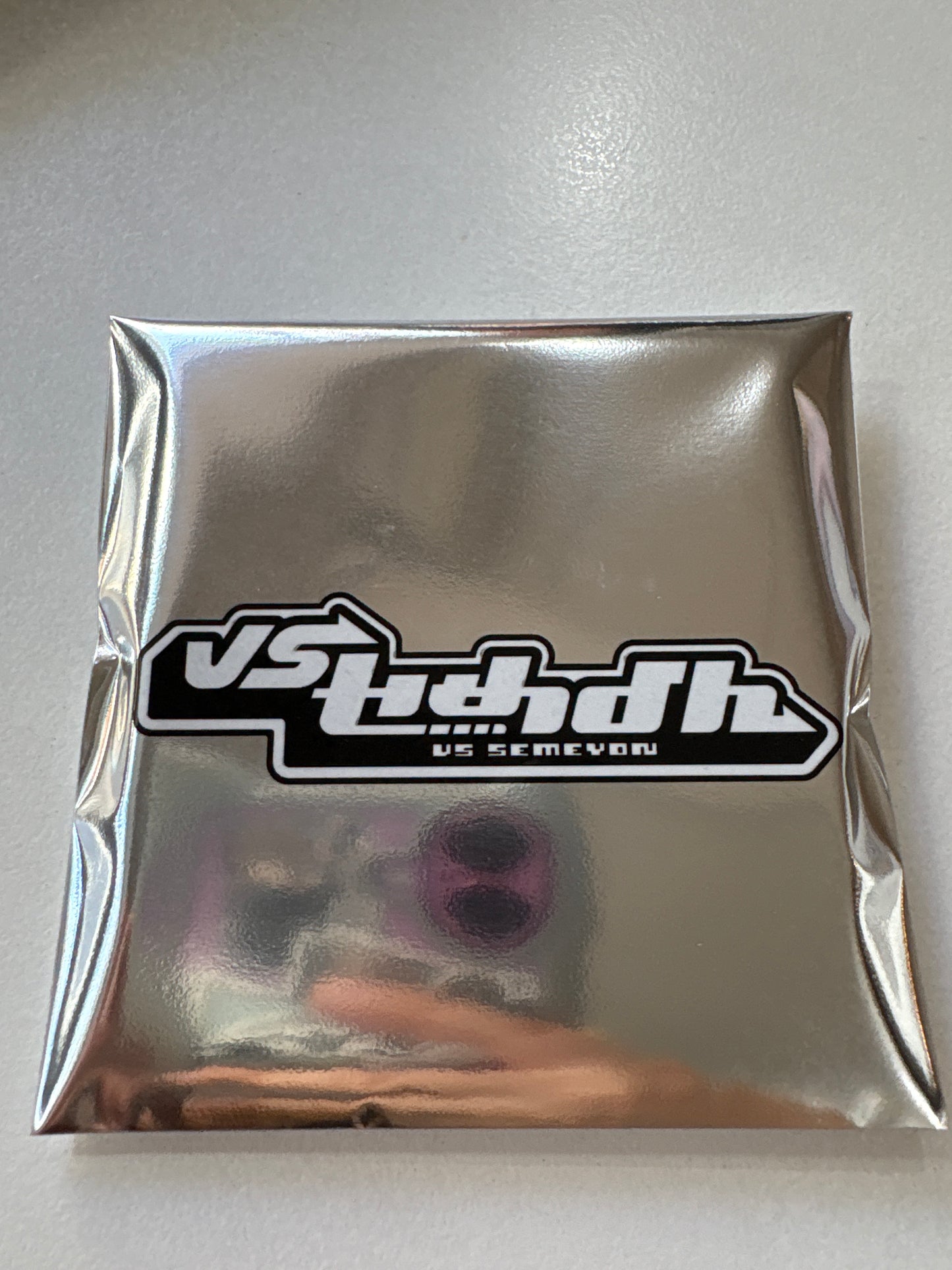 【VSせめよん】にじさんじ ランダムグリッター缶バッジ (池袋)