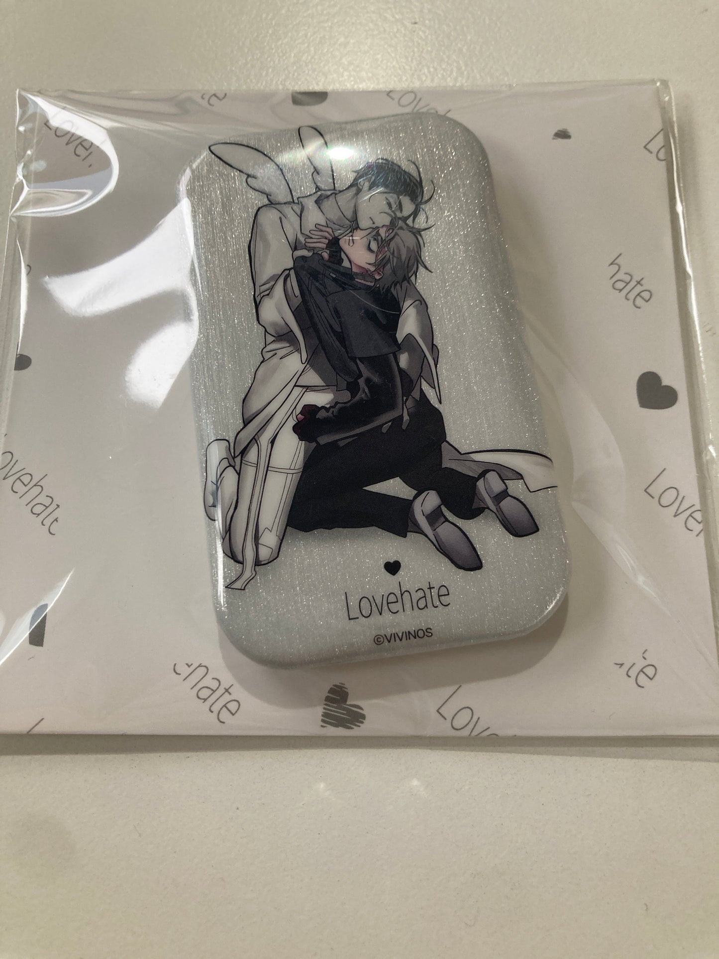 【ALIEN STAGE × 三月兽 March Monster】エイリアンステージ 「Love Hate」スクエア缶バッジ TILL&IVAN(池袋)