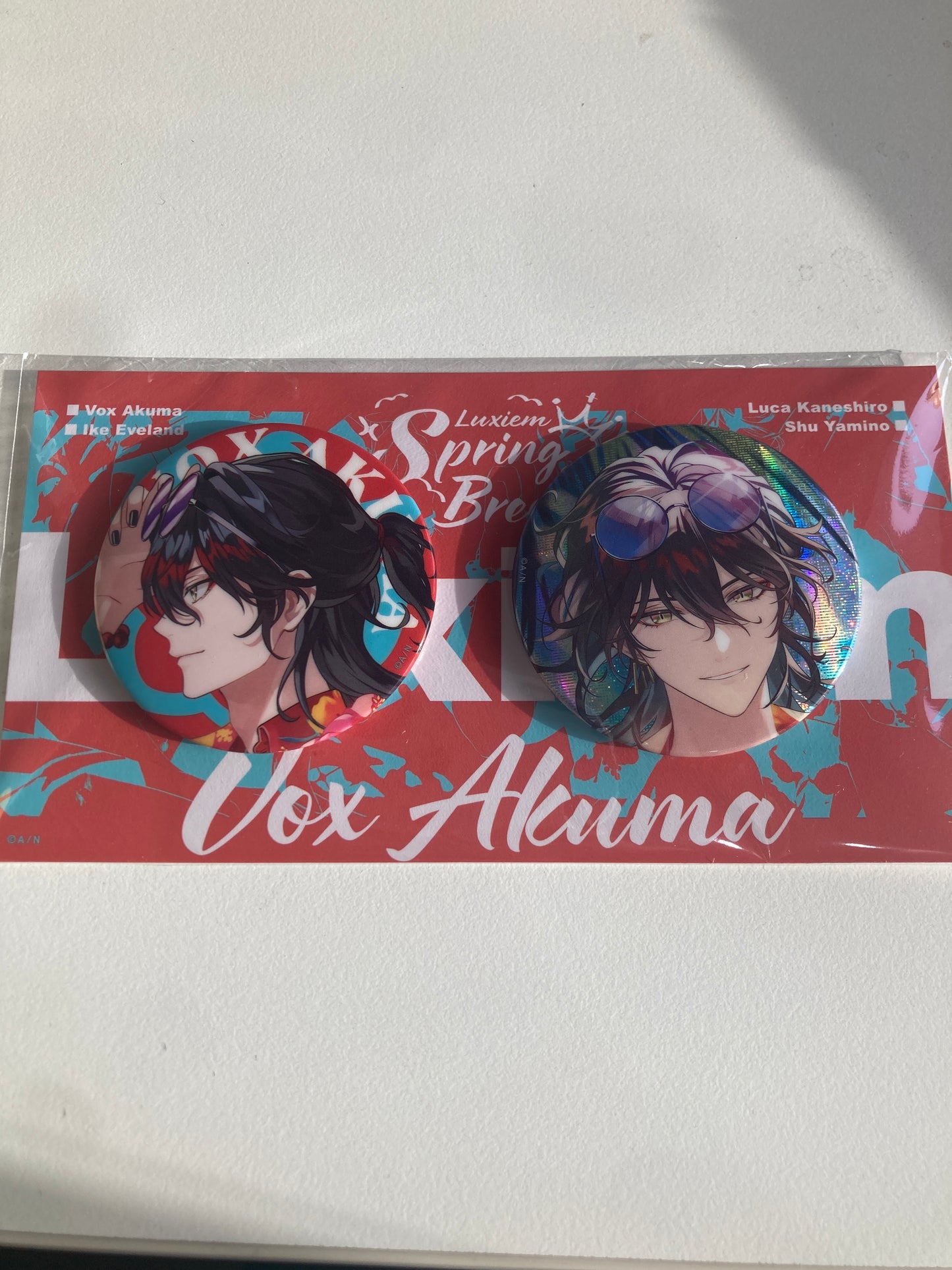 【Luxiem Spring Break】ホログラム缶バッジセット ヴォックス・アクマ (池袋)