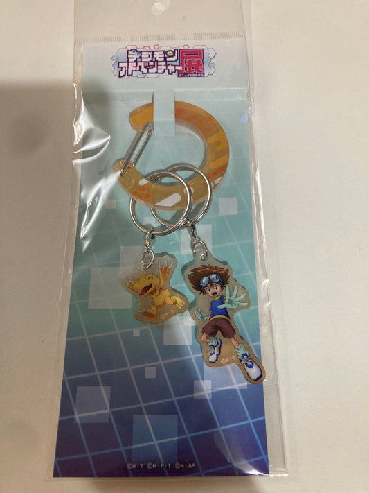アニメ25周年記念 『デジモンアドベンチャー展』　アクキー付きカラビナ　八神 太一＆アグモン