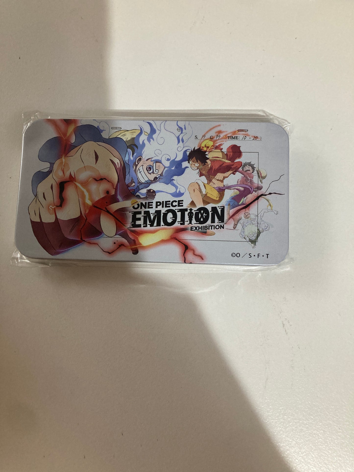 ONE PIECE EMOTION　フレークシール入り缶ケース