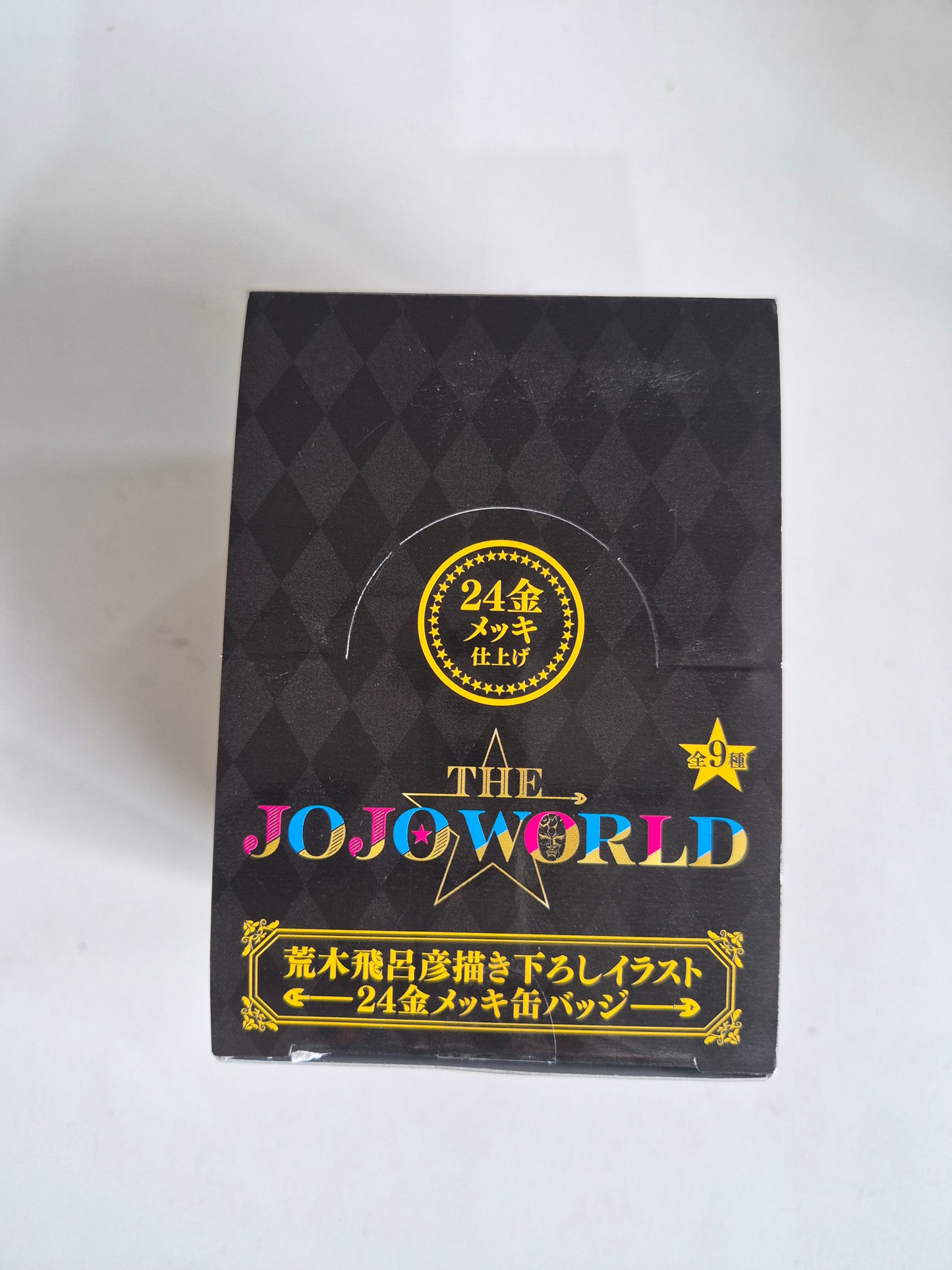 【THE★JOJO WORLD限定】 荒木飛呂彦描き下ろしイラスト 24金メッキ缶バッジ (池袋)