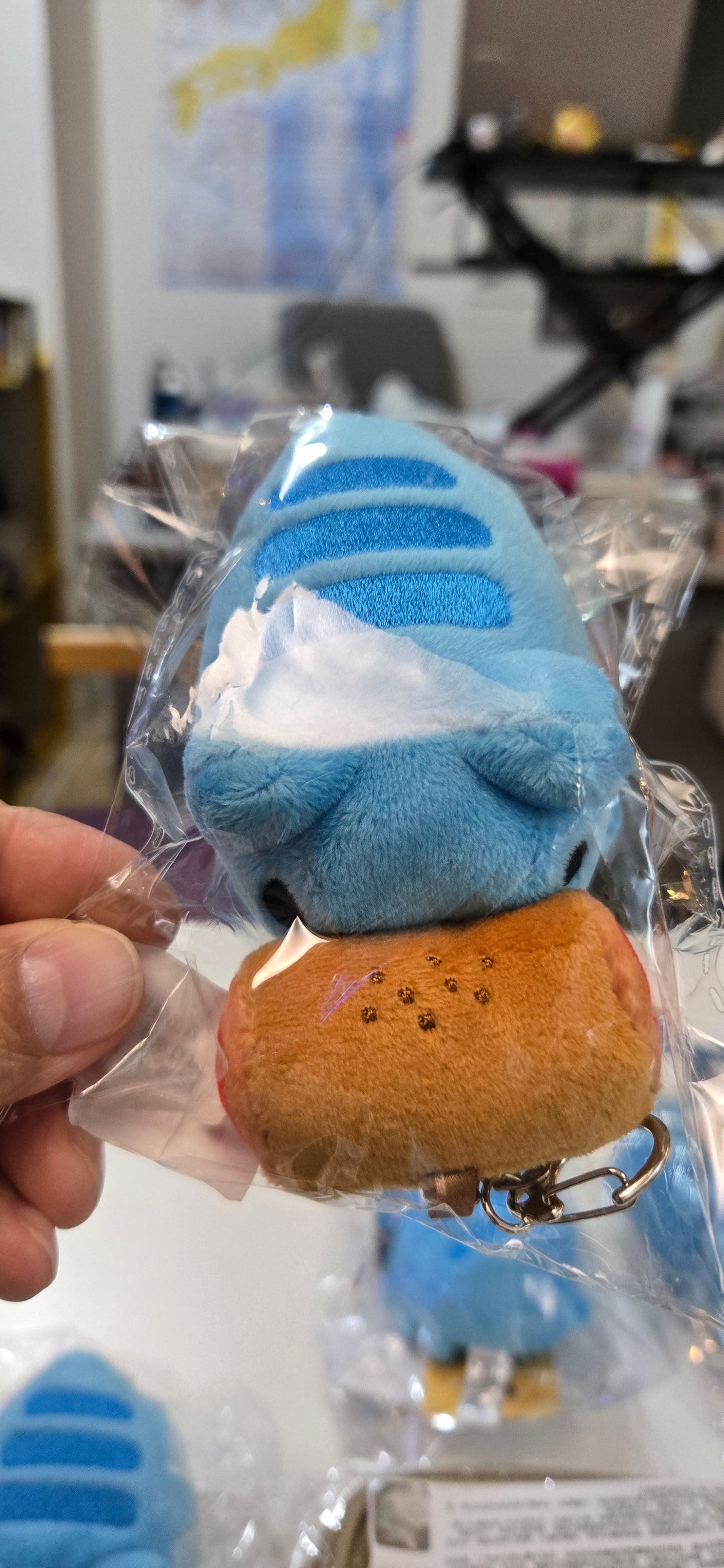 貓貓蟲咖波 BUGCAT CAPOO 咖波吃肉肉拉繩絨毛娃娃池袋